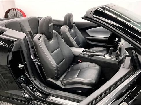 Used 2015 Chevrolet Camaro SS RWD image 8
