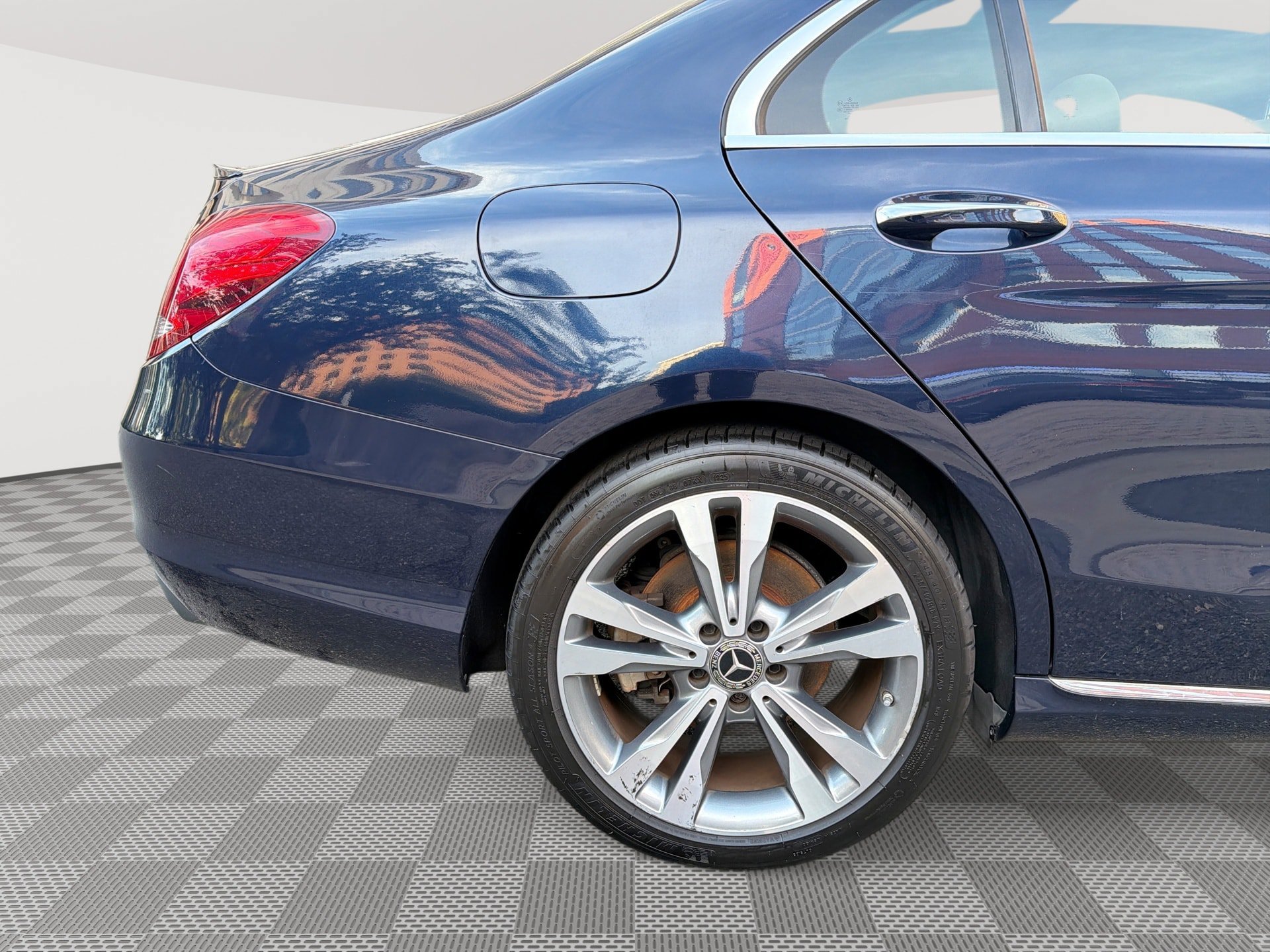 Used 2018 Mercedes-Benz C 300 Sedan w/ Premium Package image 30