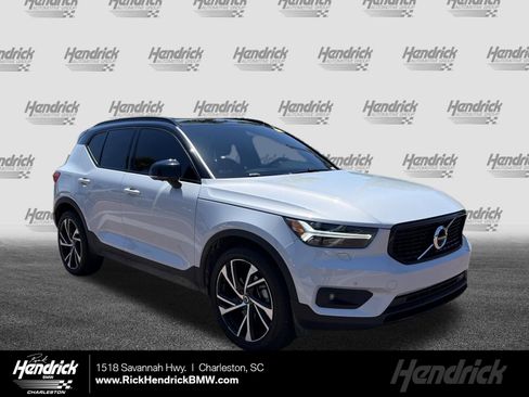 Used 2022 Volvo XC40 T5 R-Design w/ Advanced Package AWD/4WD image 1