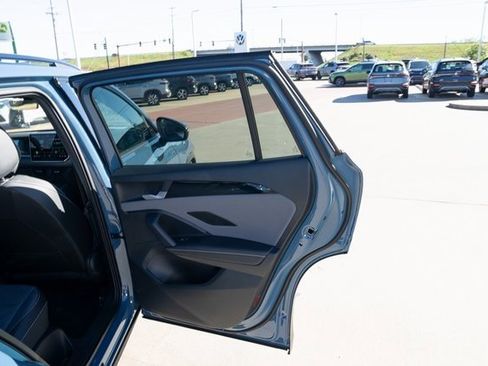 New 2026 Volkswagen Tiguan SE R-Line image 12