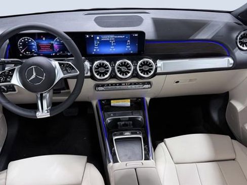 New 2026 Mercedes-Benz GLB 250 4MATIC image 6