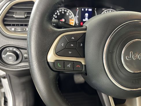 Used 2015 Jeep Renegade Latitude w/ Popular Equipment Group FWD image 14