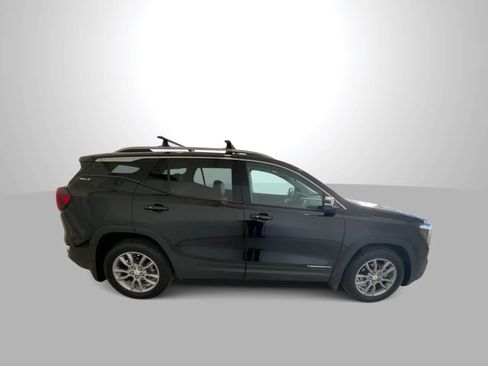 Used 2022 GMC Terrain SLT w/ LPO, Floor Liner Package AWD/4WD image 9