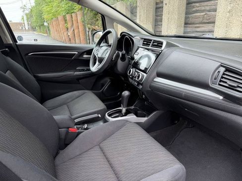 Used 2018 Honda Fit EX image 17