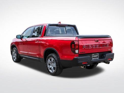 Used 2025 Honda Ridgeline TrailSport image 3