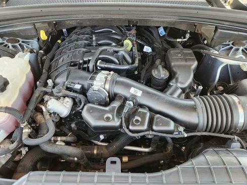 Used 2024 Jeep Grand Cherokee L Laredo RWD image 22