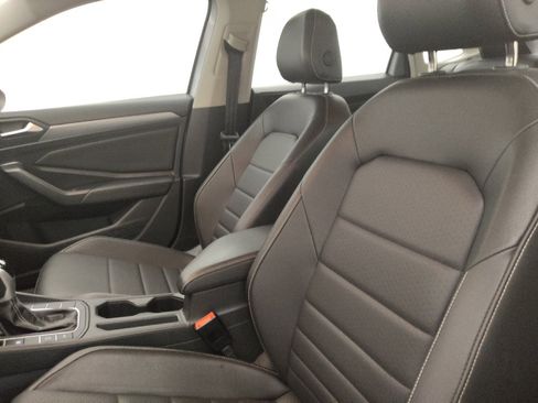 Used 2024 Volkswagen Jetta SE FWD image 17