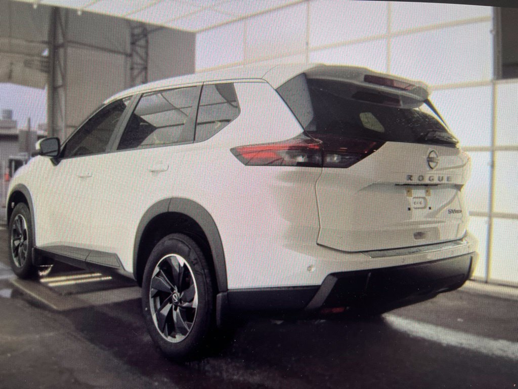 Certified 2024 Nissan Rogue SV AWD/4WD image 3