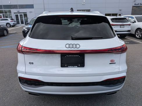 Used 2025 Audi Q5 Premium w/ 19" Wheel Package AWD/4WD image 4