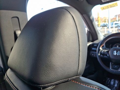 Used 2023 Honda Pilot TrailSport image 9