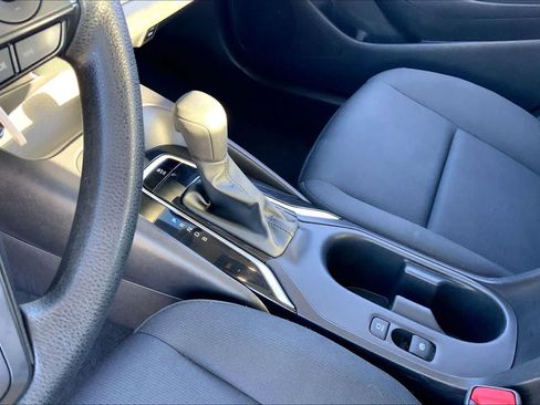 Used 2025 Toyota Corolla LE FWD image 16