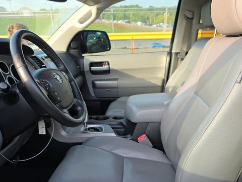 Used 2013 Toyota Sequoia Limited AWD/4WD image 17