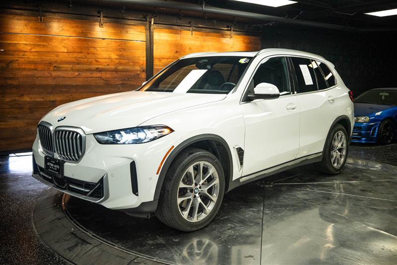 Used 2024 BMW X5 sDrive40i RWD image 2