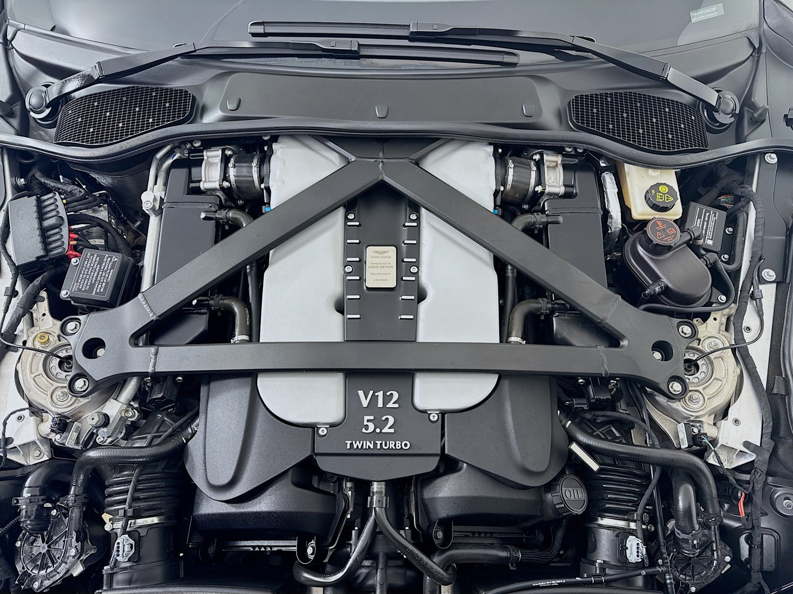 Used 2023 Aston Martin DBS Coupe RWD image 24