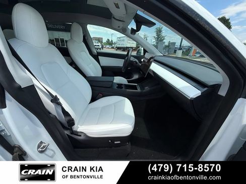 Used 2021 Tesla Model Y Long Range AWD/4WD image 31