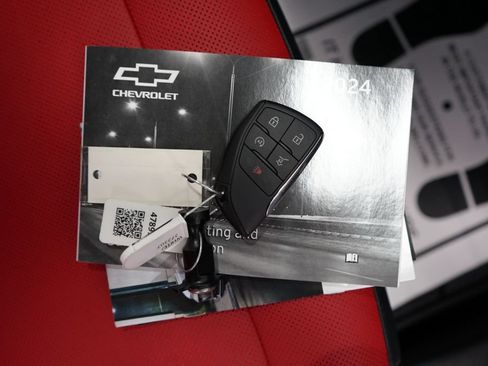 Used 2024 Chevrolet Equinox EV RS FWD image 69