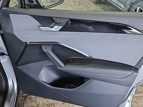 New 2025 Volkswagen Tiguan SE image 11