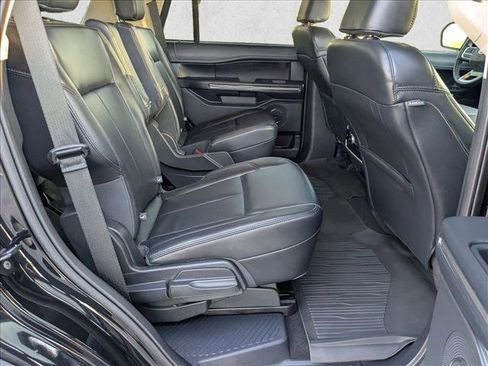 Used 2024 Ford Expedition XLT RWD image 18