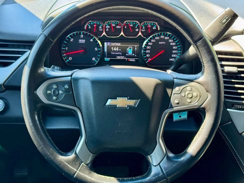 Used 2018 Chevrolet Suburban LT AWD/4WD image 16