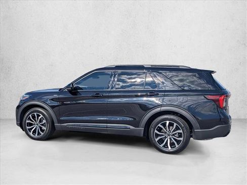Used 2025 Ford Explorer ST-Line image 8