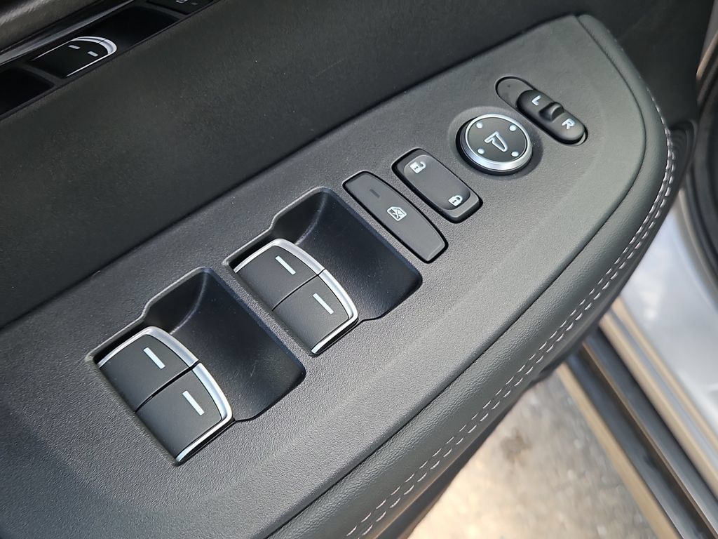 Used 2025 Acura ADX FWD image 15