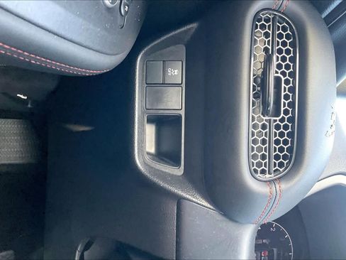 Used 2025 Honda HR-V Sport image 33