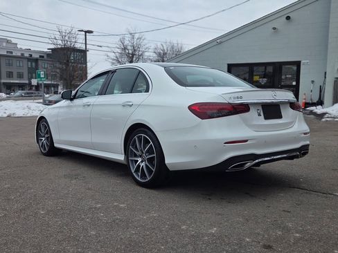 Used 2022 Mercedes-Benz E 350 4MATIC Sedan image 4