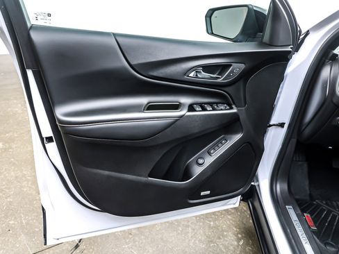 Used 2024 Chevrolet Equinox Premier image 21