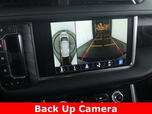 Used 2024 GMC Yukon XL Denali image 25