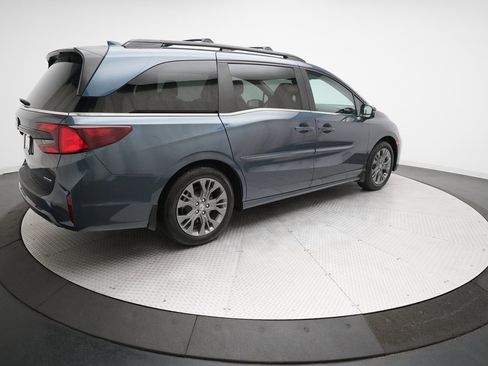 Certified 2025 Honda Odyssey Touring image 28