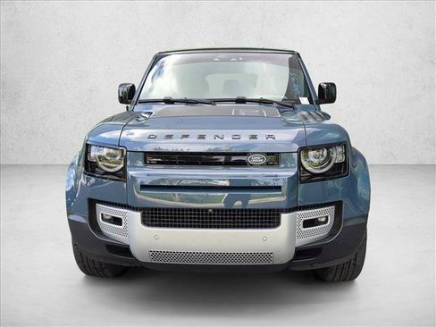 Used 2023 Land Rover Defender 110 SE AWD/4WD image 2
