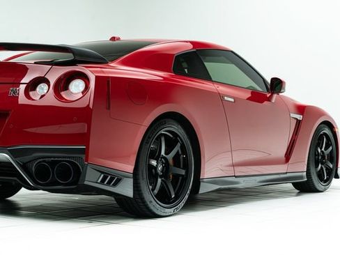 Used 2017 Nissan GT-R Track Edition AWD/4WD image 13