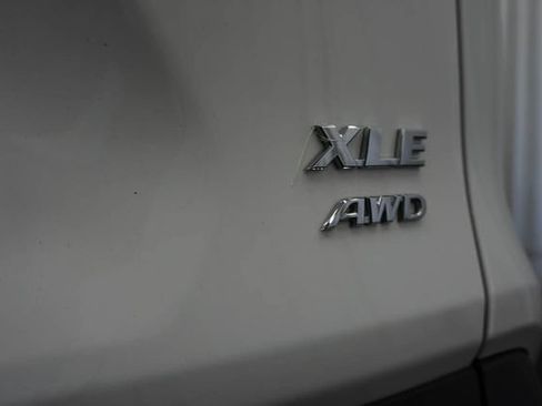 Used 2025 Toyota RAV4 XLE AWD/4WD image 12