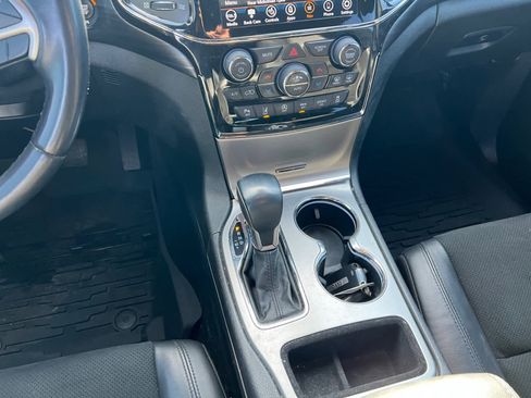 Used 2021 Jeep Grand Cherokee Laredo X image 14