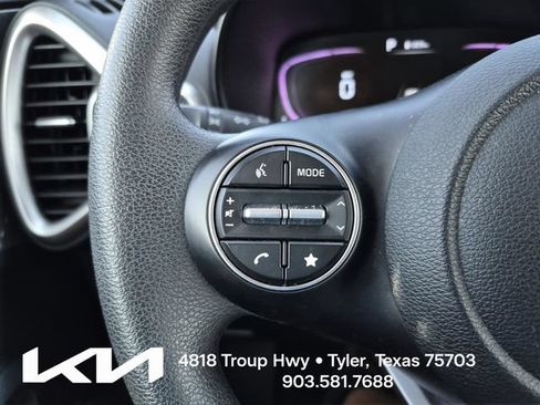 Certified 2025 Kia Soul LX w/ LX Technology Package FWD image 24