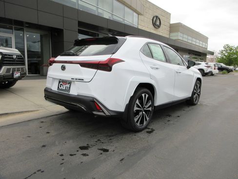 New 2026 Lexus UX 300h AWD image 10