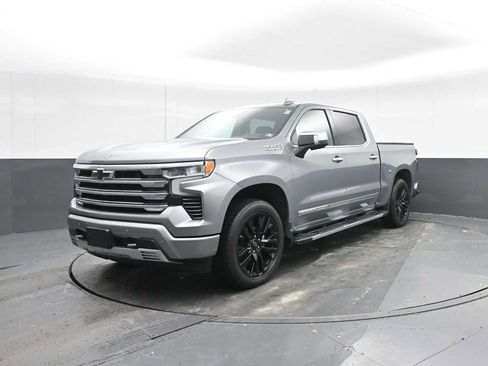 Used 2024 Chevrolet Silverado 1500 High Country w/ Technology Package image 5