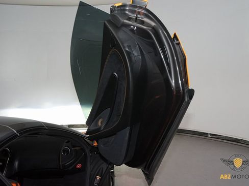 Used 2018 McLaren 570S Spider image 11