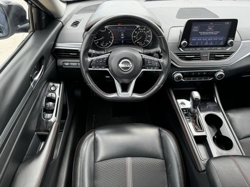 Used 2024 Nissan Altima 2.5 SR FWD image 14