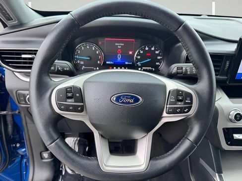 Used 2023 Ford Explorer XLT w/ Equipment Group 202A AWD/4WD image 12