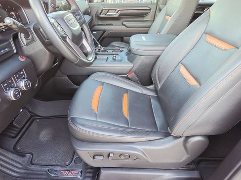 Used 2024 GMC Sierra 2500 AT4 w/ AT4 Premium Plus Package AWD/4WD image 12