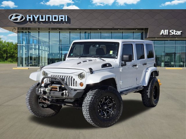 Used 2013 Jeep Wrangler Unlimited Rubicon w/ Connectivity Group AWD/4WD image 3