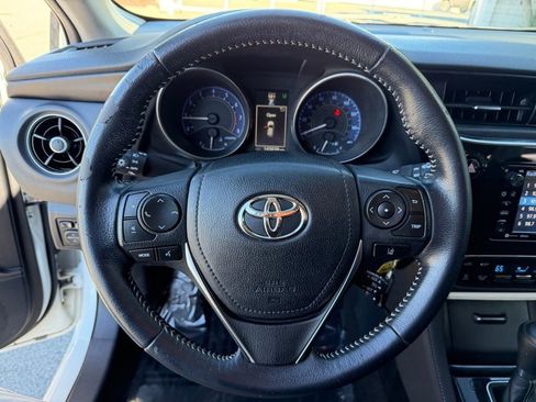 Used 2017 Toyota Corolla iM image 21