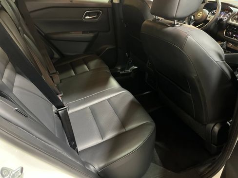 Used 2021 Nissan Rogue SV w/ Premium Package FWD image 16