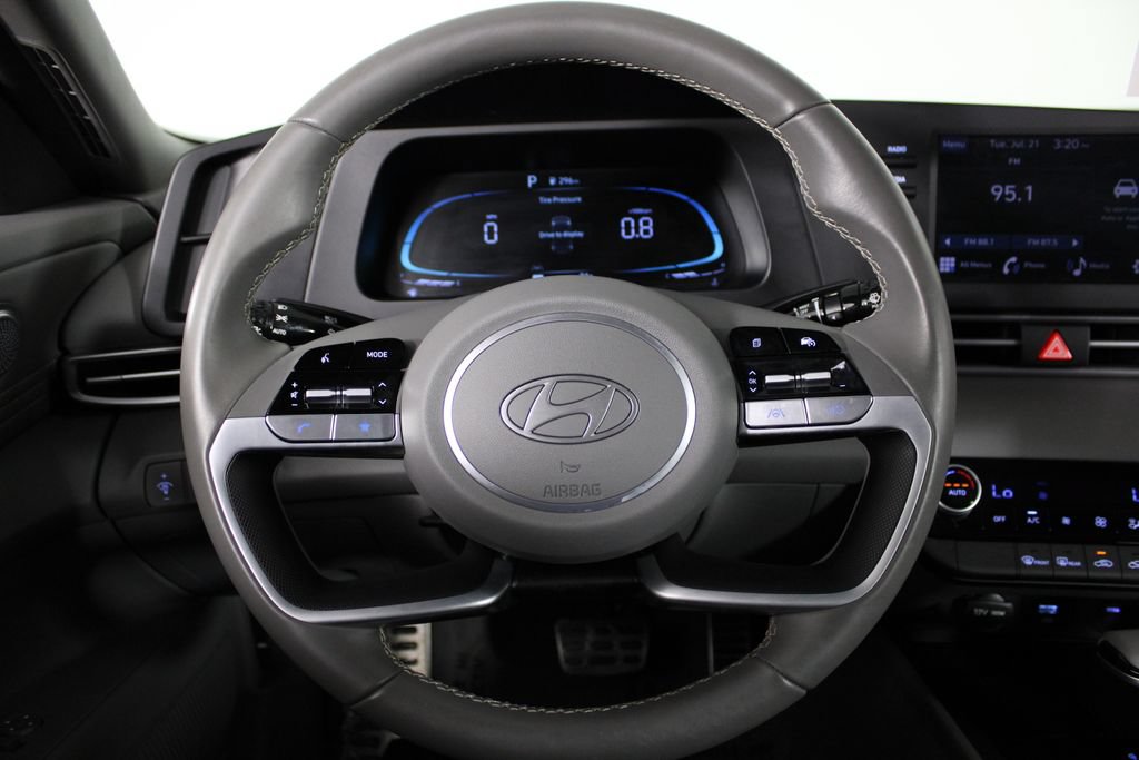 Certified 2025 Hyundai Elantra Sport FWD image 25