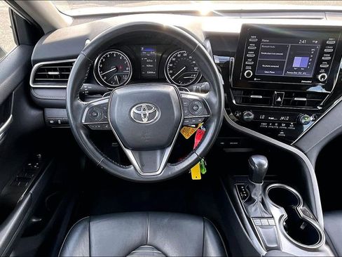 Used 2024 Toyota Camry SE image 8