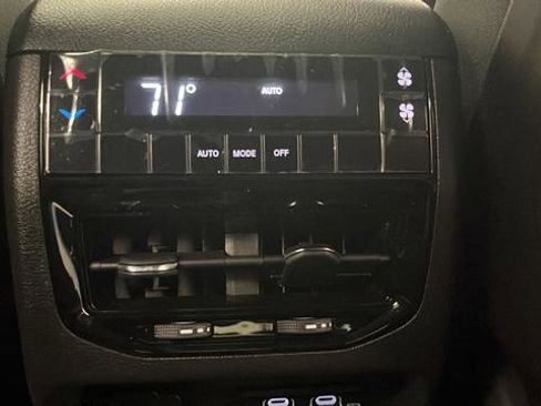 Used 2024 Jeep Grand Cherokee L Laredo w/ Luxury Tech Group I AWD/4WD image 35
