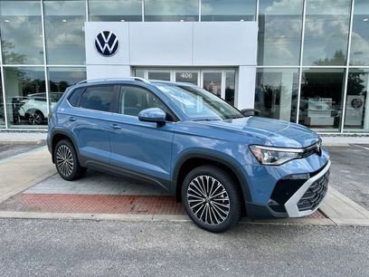 New 2025 Volkswagen Taos SE
