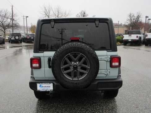 Used 2024 Jeep Wrangler Sport S image 7