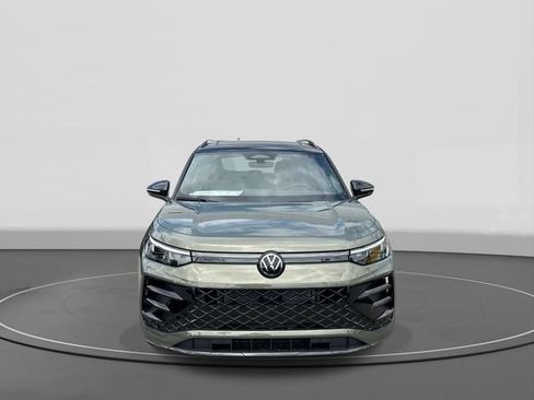 New 2026 Volkswagen Tiguan SE R-Line FWD image 2